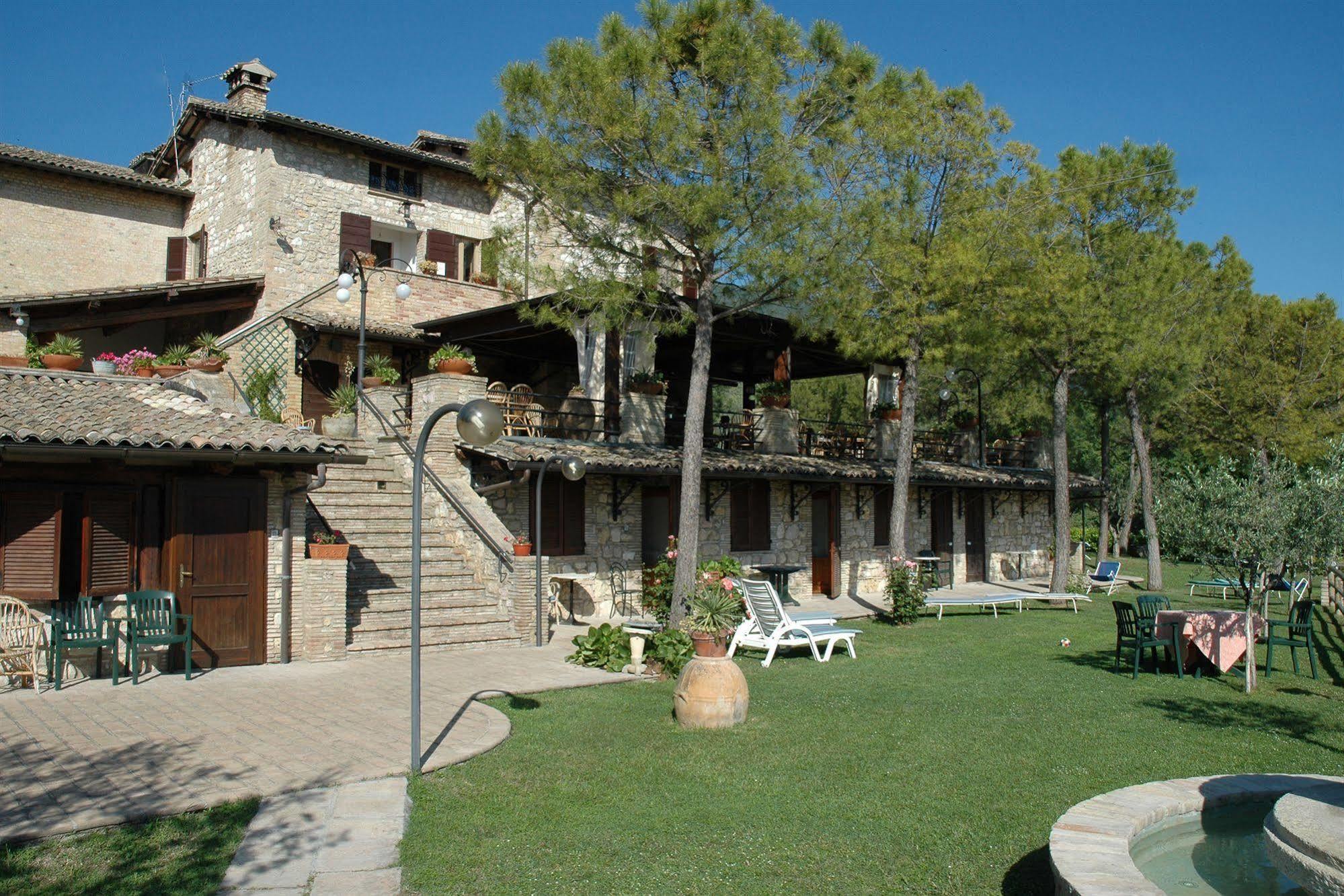 Country House Tre Esse Asís Exterior foto